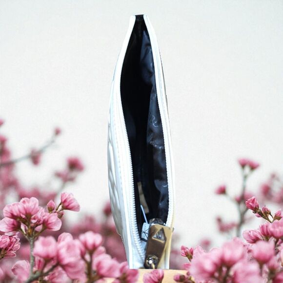 NWT Guess Kelce Travel Cosmetic Bag Cream Color Makeup Toiletry Pouch Organizer - Picture 9 of 11